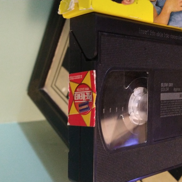 6/$15 Blow Dry 2001 ‧ Comedy/Romance ‧ 1h 34m - Picture 4 of 7